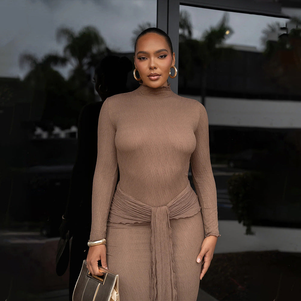 Long-sleeved bow dress, fashionable and sexy pleated slim dress